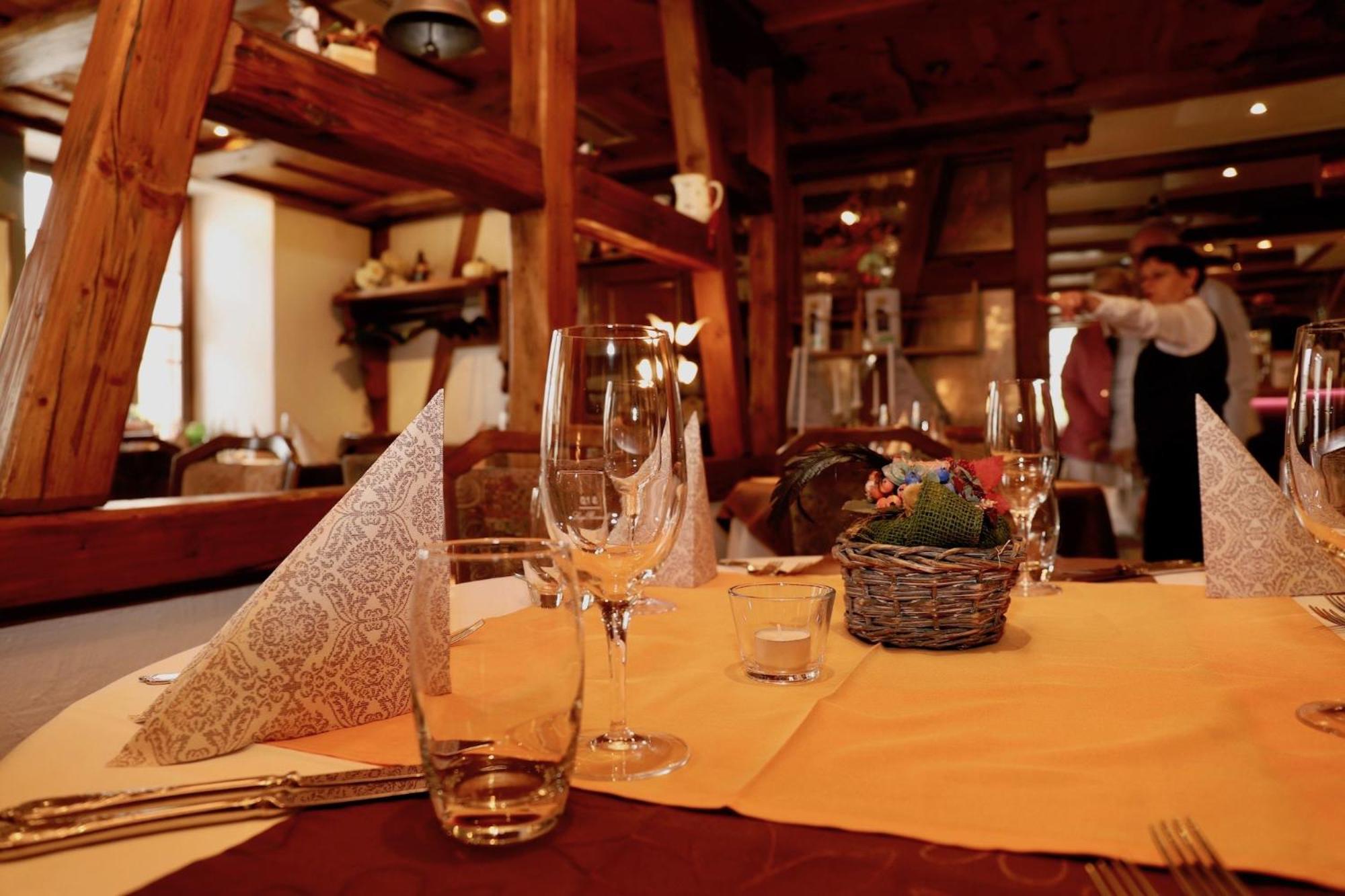 Hotel-Restaurant Weisses Kreuz Breitenbach Exterior foto